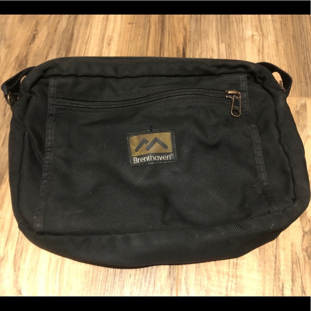 Brenthaven black purse